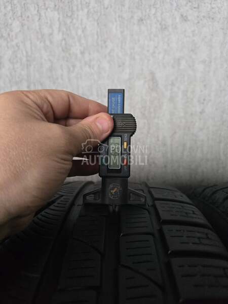 Pirelli 235/50 R19 Zimska