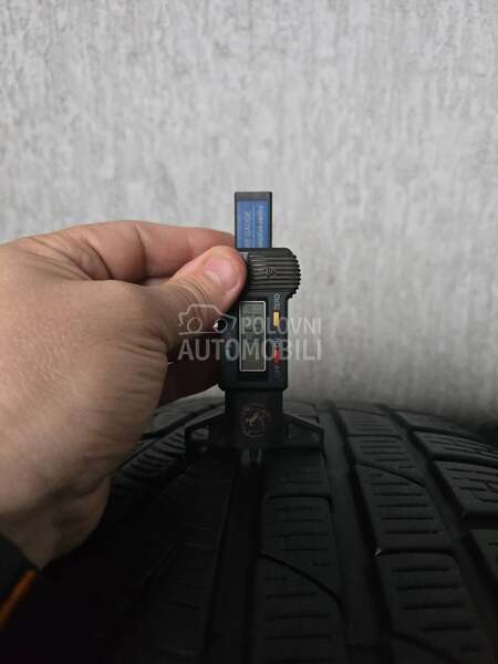 Pirelli 235/50 R19 Zimska