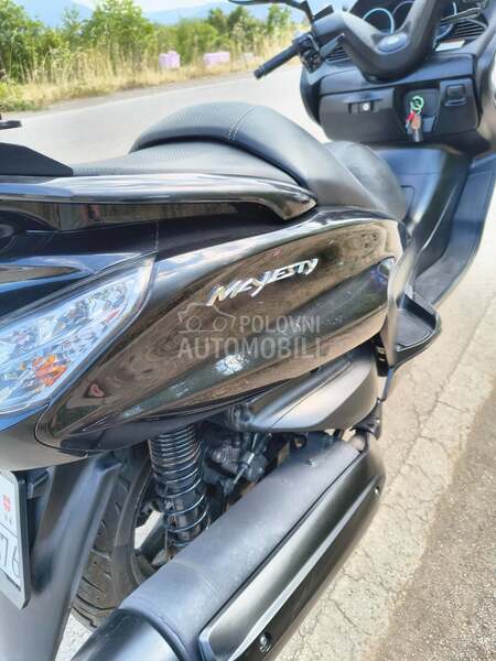 Yamaha Majesty