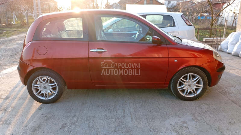 Lancia Ypsilon 