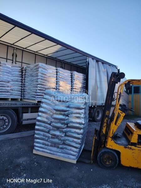 viljuškar 3100 evra