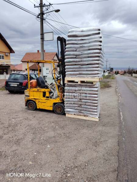 viljuškar 3100 evra