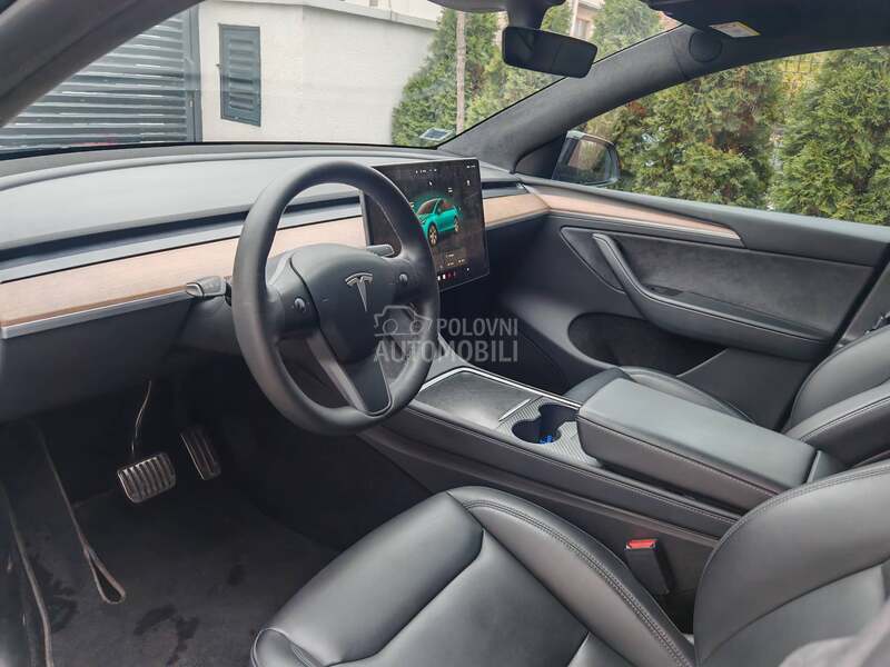 Tesla Model Y LongRangeDualmotor