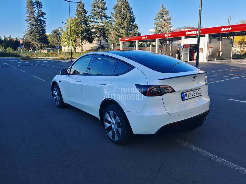Tesla Model Y LongRangeDualmotor