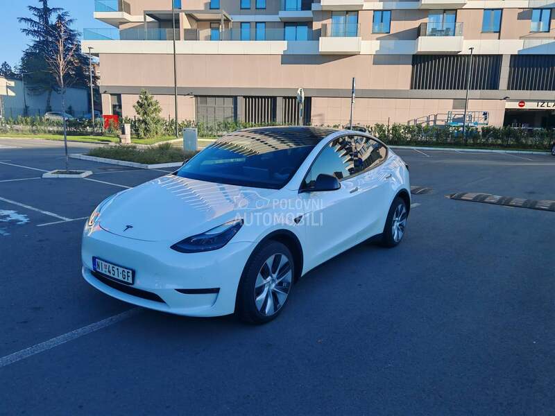 Tesla Model Y LongRangeDualmotor