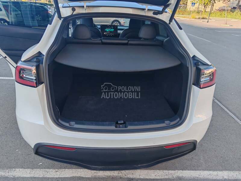 Tesla Model Y LongRangeDualmotor