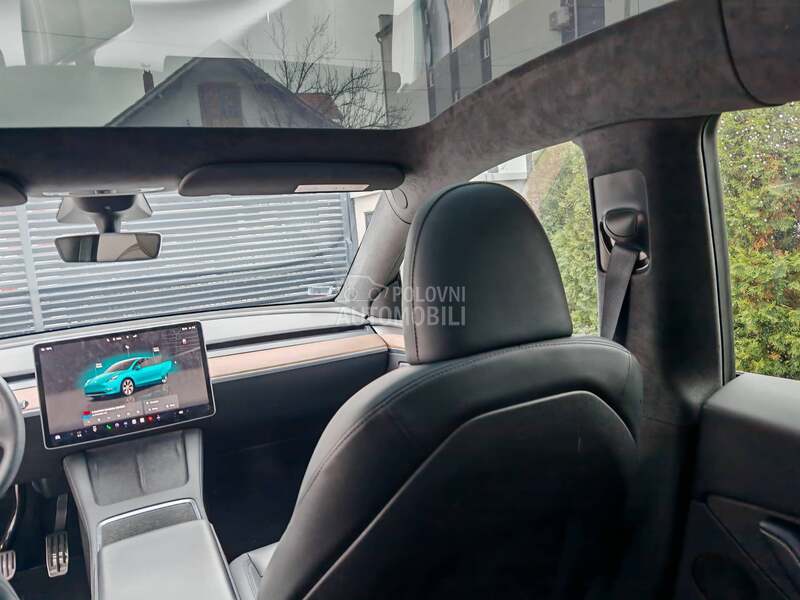 Tesla Model Y LongRangeDualmotor