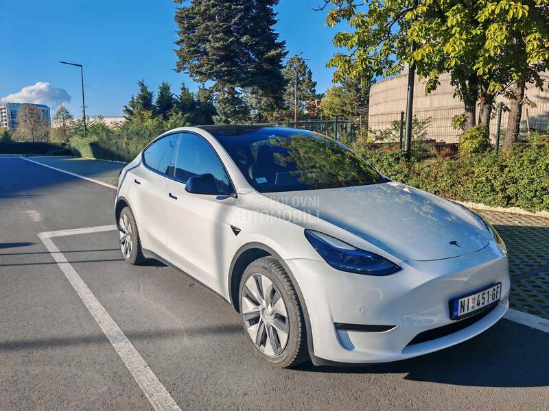 Tesla Model Y LongRangeDualmotor