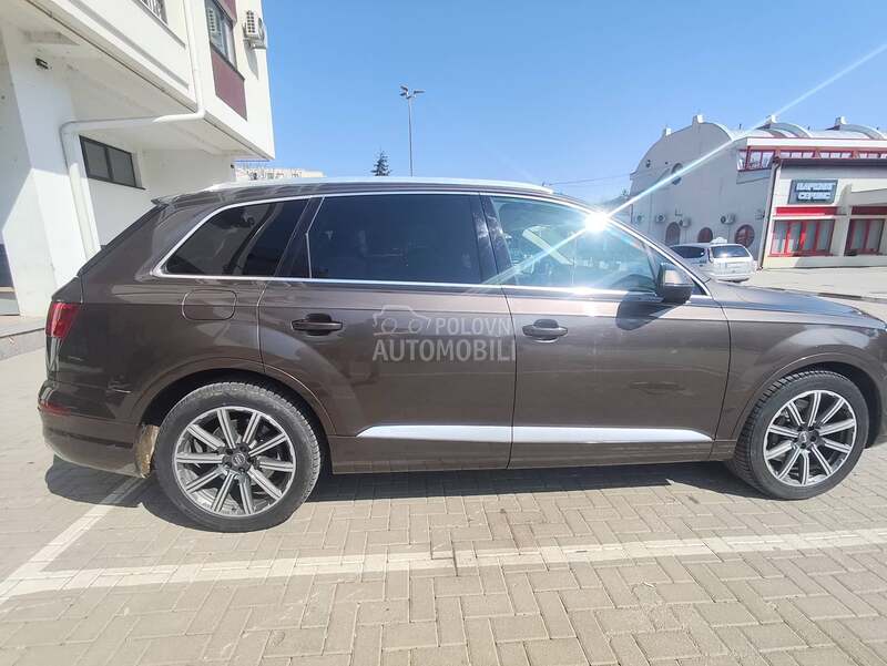 Audi Q7 