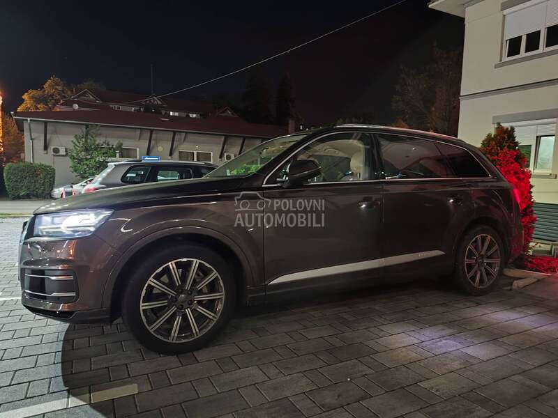 Audi Q7 