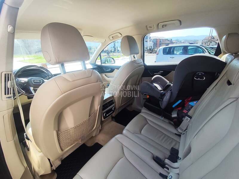 Audi Q7 