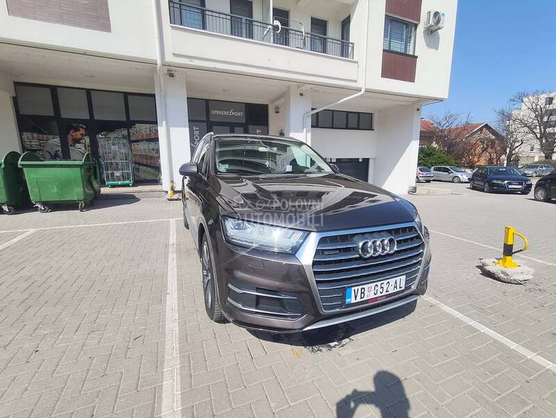 Audi Q7 