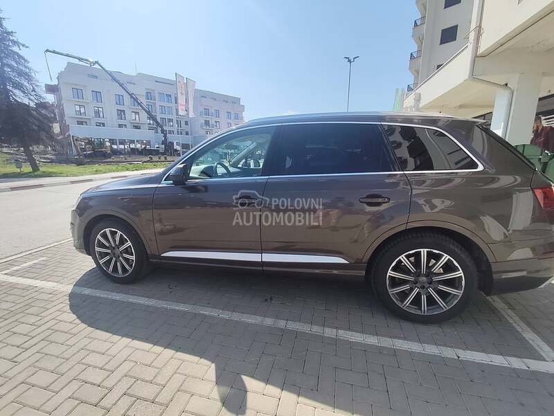 Audi Q7 