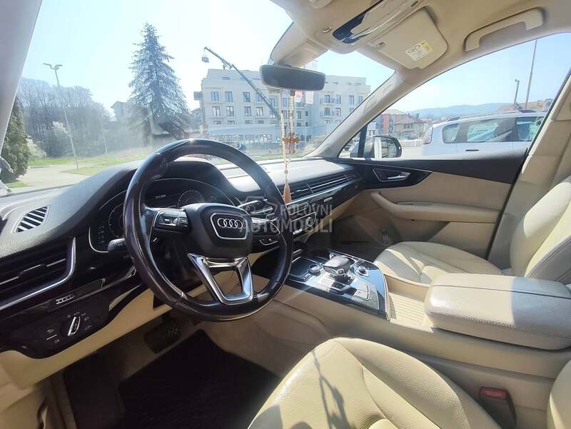 Audi Q7 