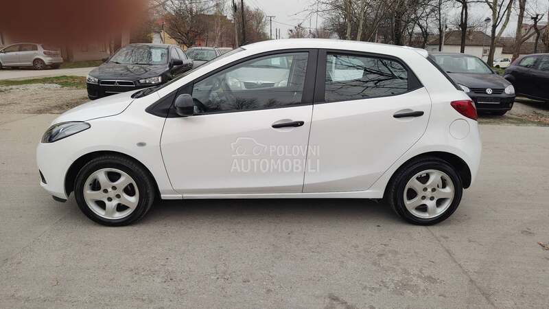 Mazda 2 1,3 kaparisan