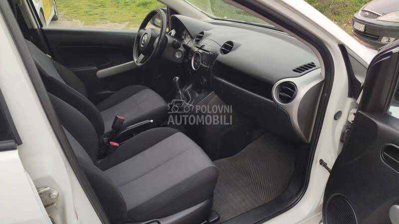 Mazda 2 1,3 kaparisan