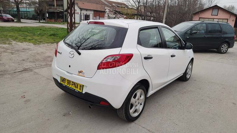 Mazda 2 1,3 kaparisan