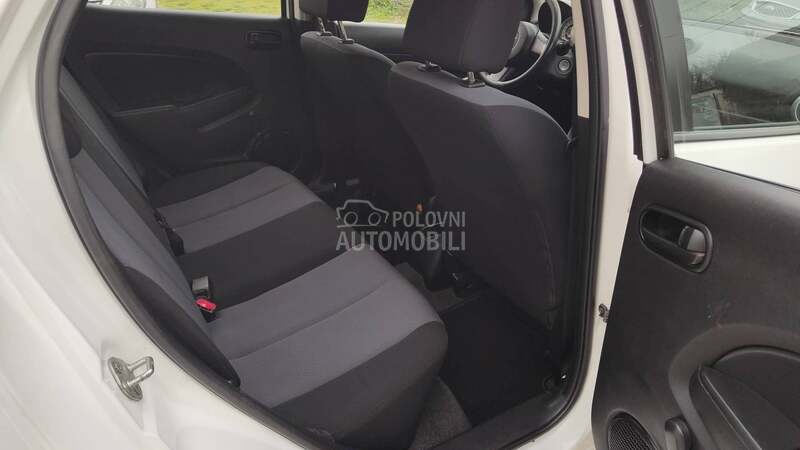 Mazda 2 1,3 kaparisan