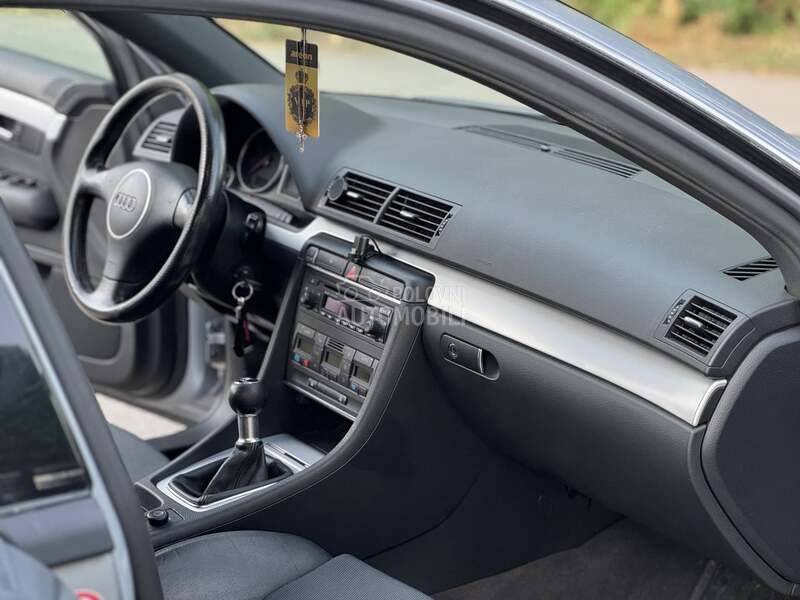 Audi A4 1.8 TURBO S LINE