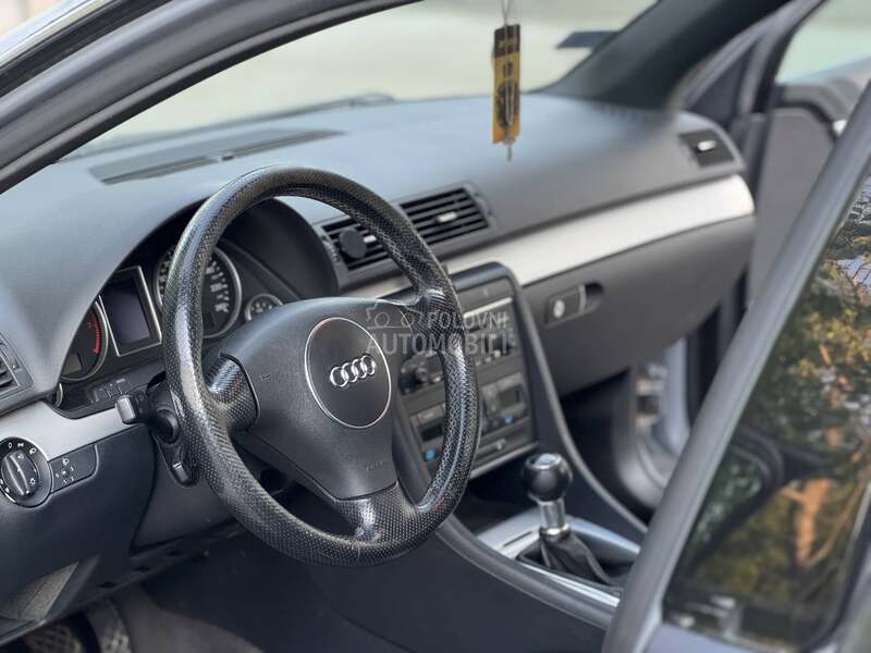 Audi A4 1.8 TURBO S LINE