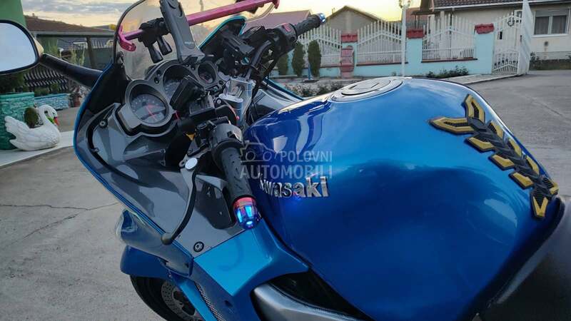 Kawasaki zzr 1200r