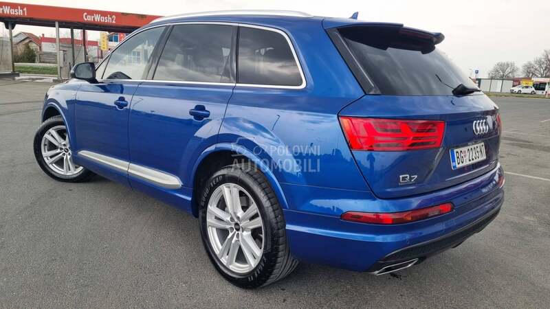 Audi Q7 