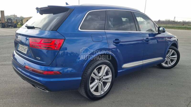 Audi Q7 