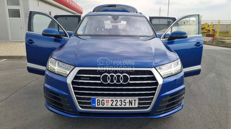 Audi Q7 