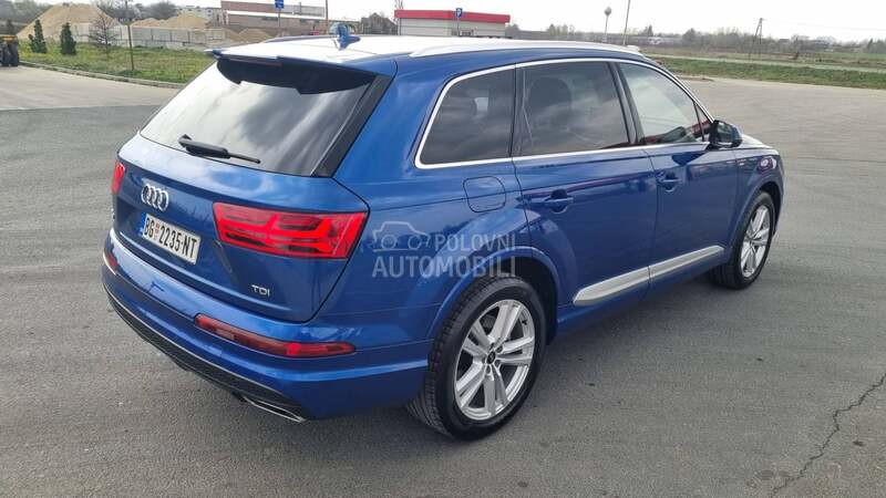 Audi Q7 