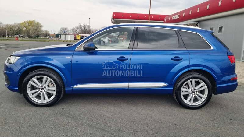 Audi Q7 