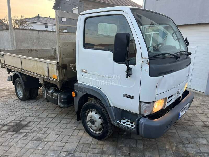 Nissan Cabstar