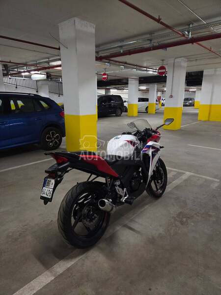 Honda CBR125R CBR 125R