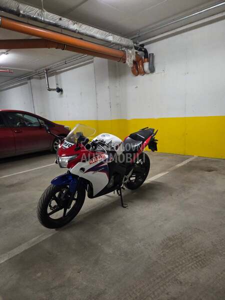 Honda CBR125R CBR 125R