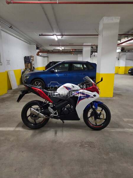 Honda CBR125R CBR 125R