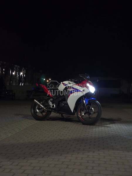 Honda CBR125R CBR 125R