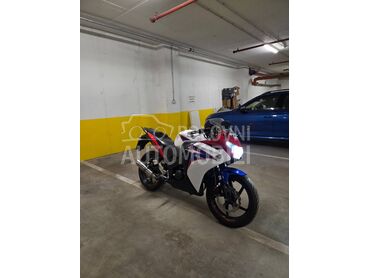 Honda CBR125R CBR 125R