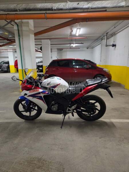 Honda CBR125R CBR 125R