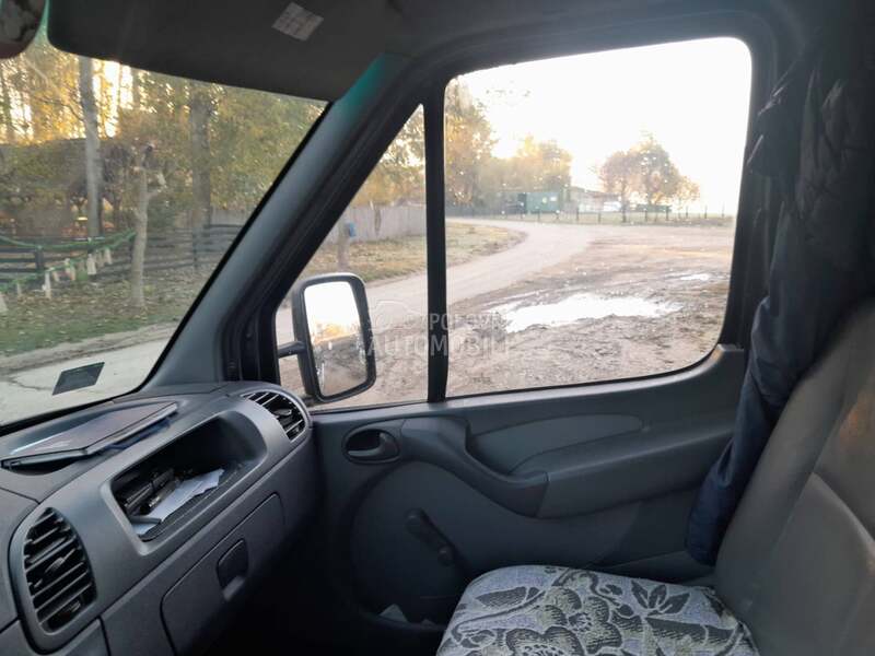Mercedes Benz Sprinter 311