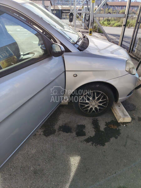 Lancia Ypsilon 