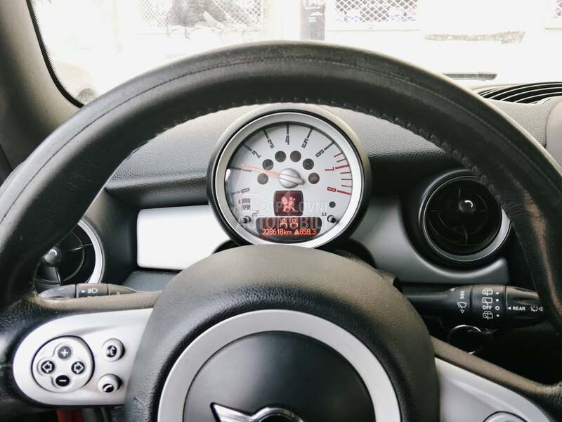 MINI Cooper 1.6