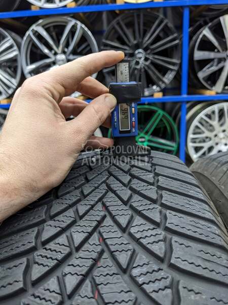 Bridgestone 215/65 R17 Zimska