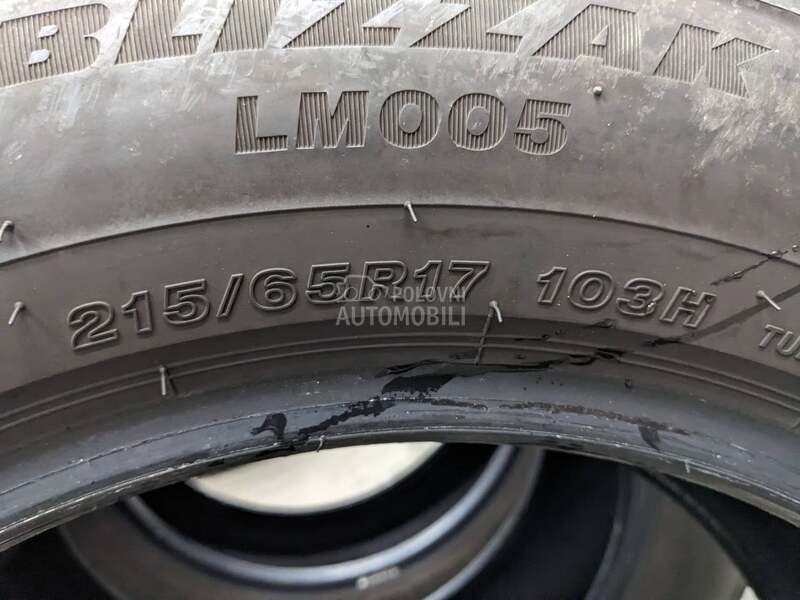 Bridgestone 215/65 R17 Zimska
