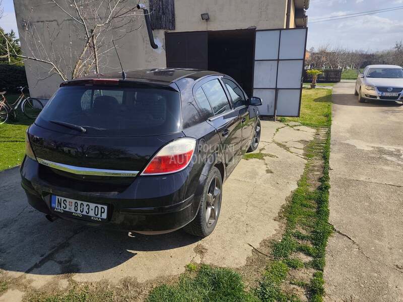 Opel Astra H 