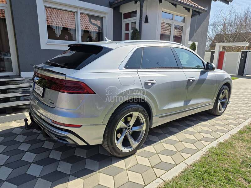Audi Q8 S line