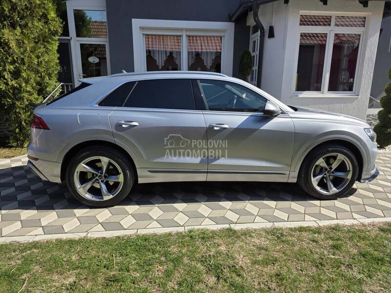 Audi Q8 S line