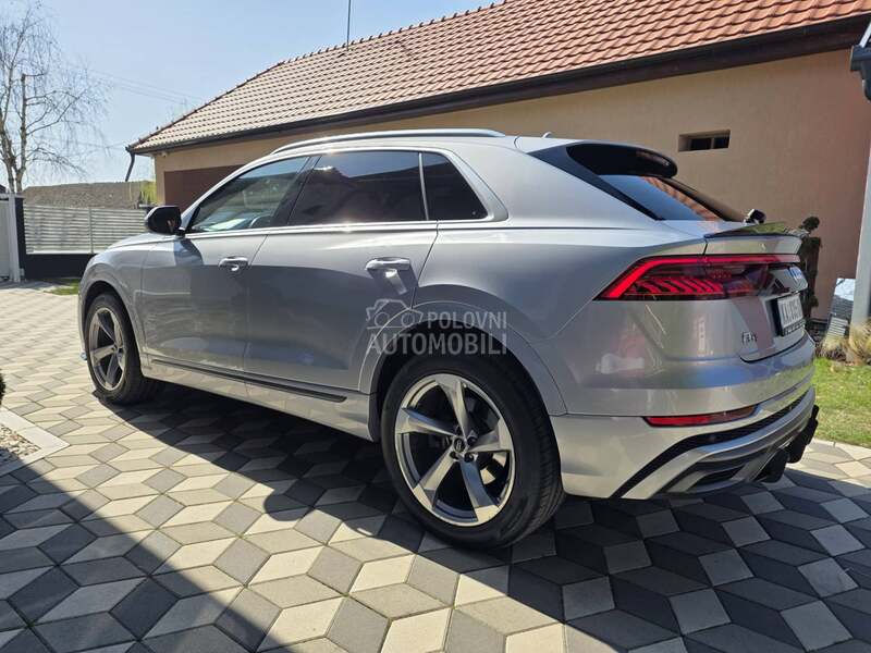 Audi Q8 S line