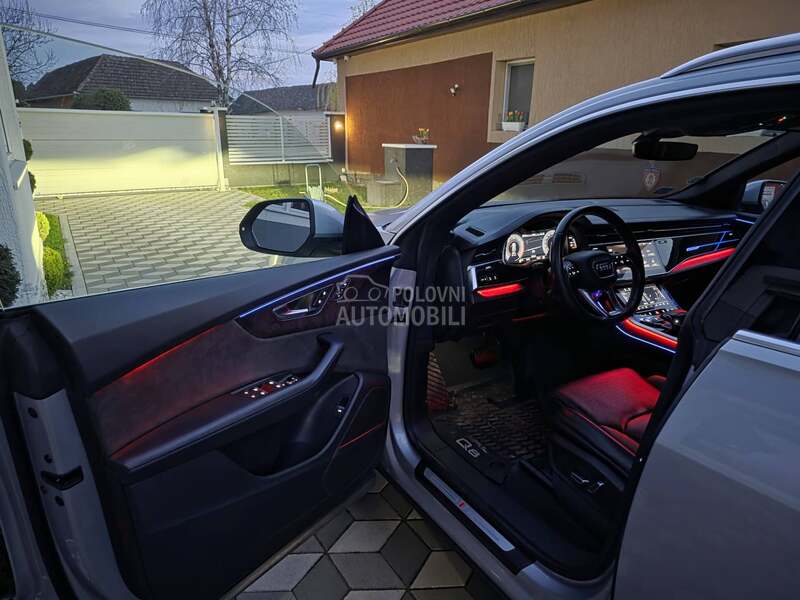 Audi Q8 S line
