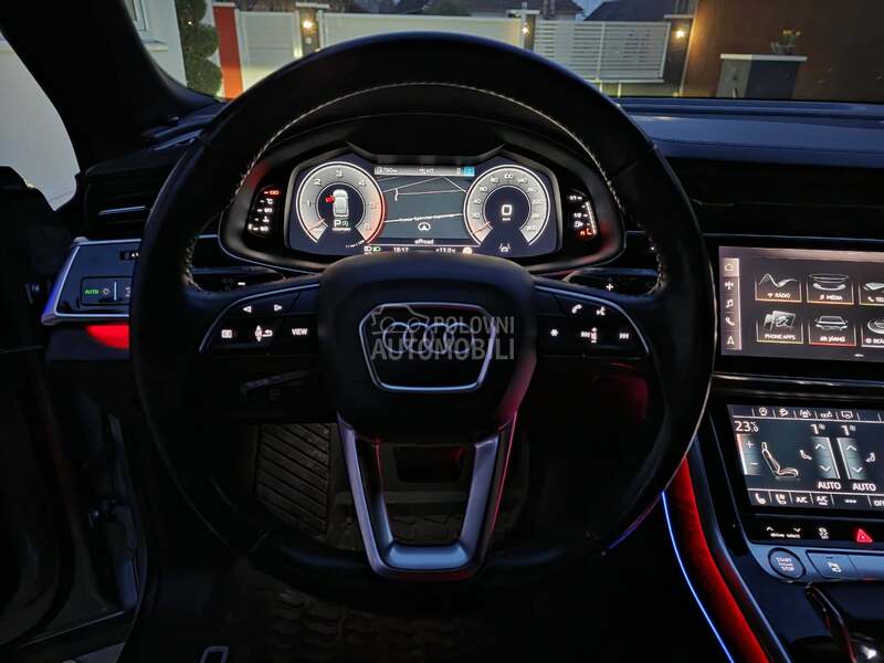 Audi Q8 S line