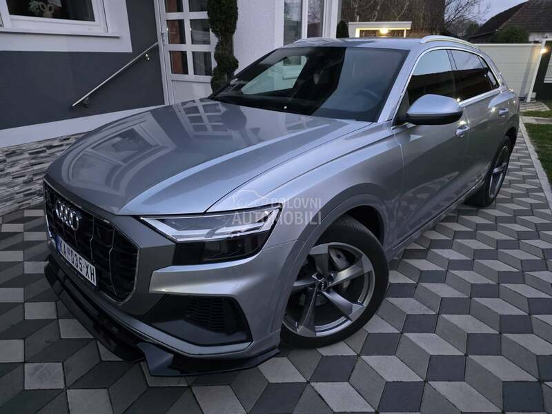 Audi Q8 S line