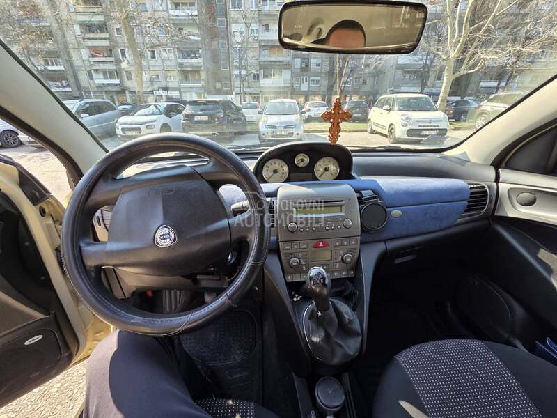 Lancia Ypsilon 
